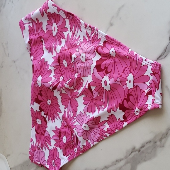 FERBIA Falbala High Waisted Ruffle Accented Bikini in Rose Red Size L - Picture 14 of 15